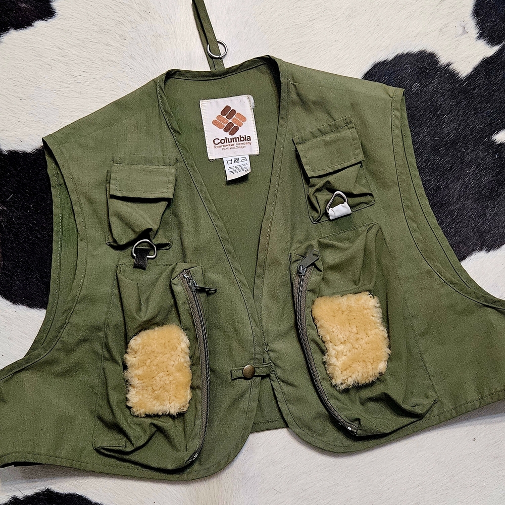 Vintage 1970s Columbia Olive Green Fishing Vest with Shearling Trim MEDIUM